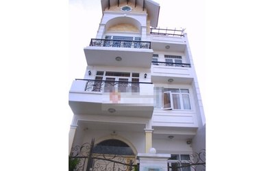 Bán nhà 2 mặt tiền Lý Văn Phức,Q1. DT:12x18m