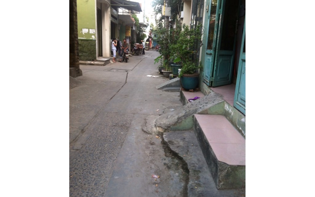 Nhà bán 4 x 13.6m HXH thông , Lạc Long Quân,P5, Q1