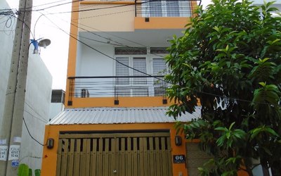 Nhà mới ngã tư Bình Triệu đúc 3,5 tấm sân xe hơi