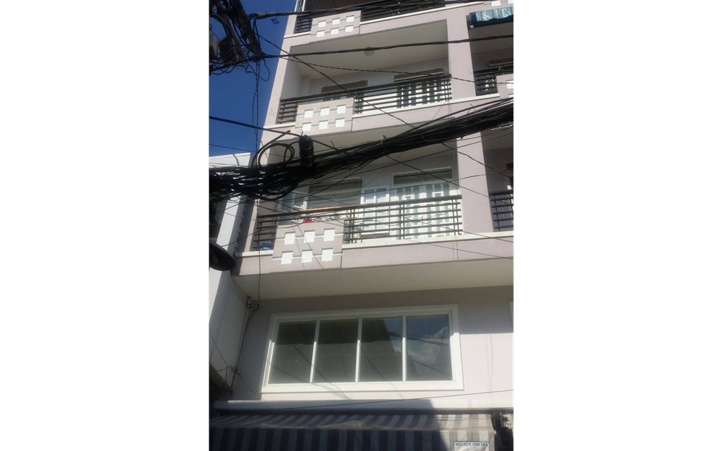 Bán nhà mt mai thị lựu, p. Đakao, q.1. Dt: 4x18m.