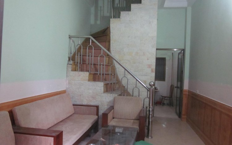 Bán gấp nhà 2,73 tỷ hẻm 4m Đường 3/2. 3,7mx10,12m