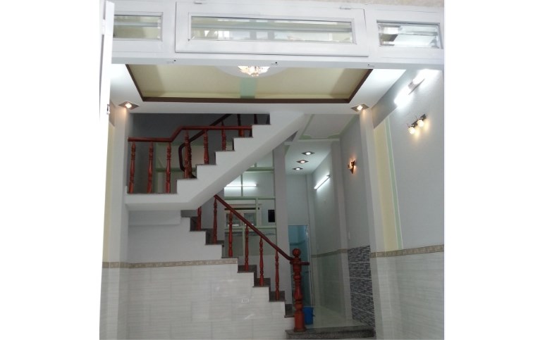 Nhà mới xây dựng 2 lầu quận 12 giá 700 triệu 33m2