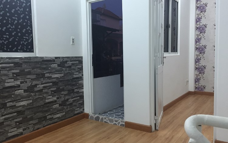 Nhà sổ riêng 6x7m 1 lầu hẻm 1716 Huỳnh Tấn Phát.