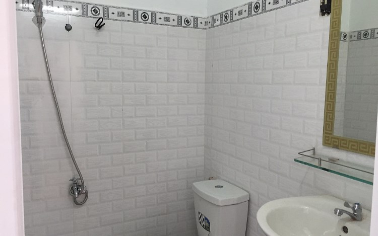 Nhà sổ riêng 6x7m 1 lầu hẻm 1716 Huỳnh Tấn Phát.