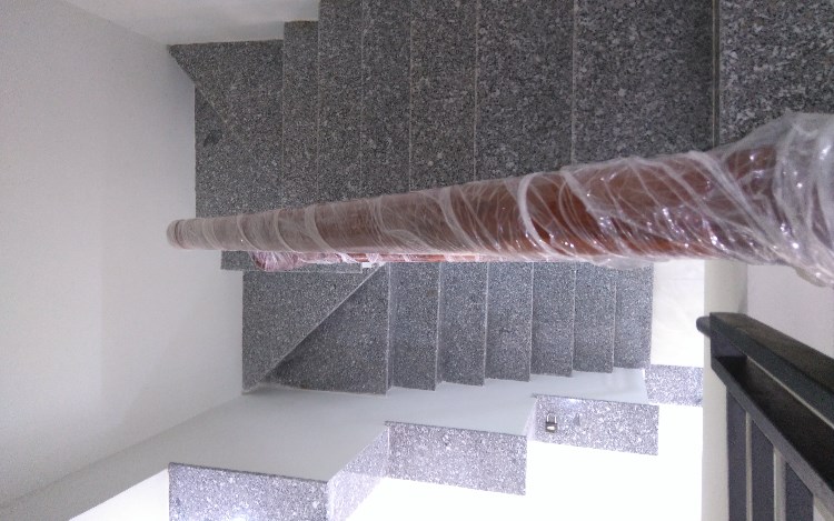 Bán Nhà ! 3 tầng 4Pn hướng ĐÔng Giá 1 tỷ 370tr